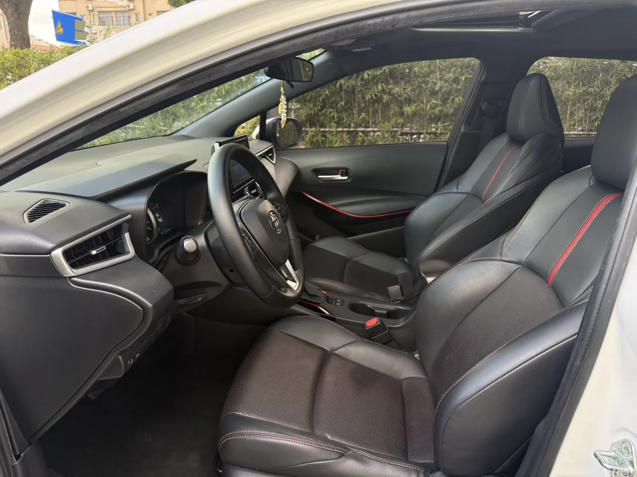 Toyota 2022 Lei Ling 1.2T Stepless 185T Sports Edition Automatic Gear 4