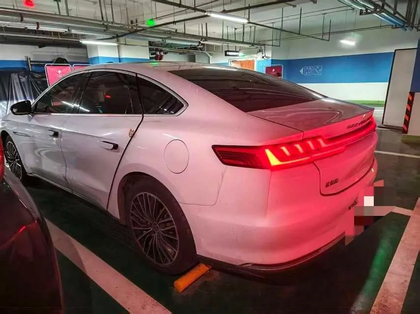 BYD 2020 Han DM 2.0T 4-wheel drive performance version noble automatic gear 3