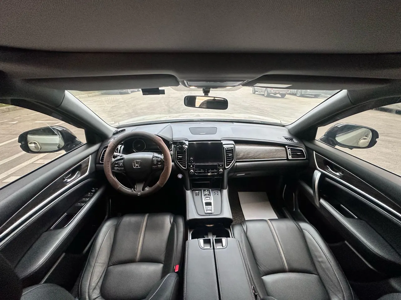 Honda 2020 UR-V 2.0T 370TURBO two-drive elegant version of automatic gear 5