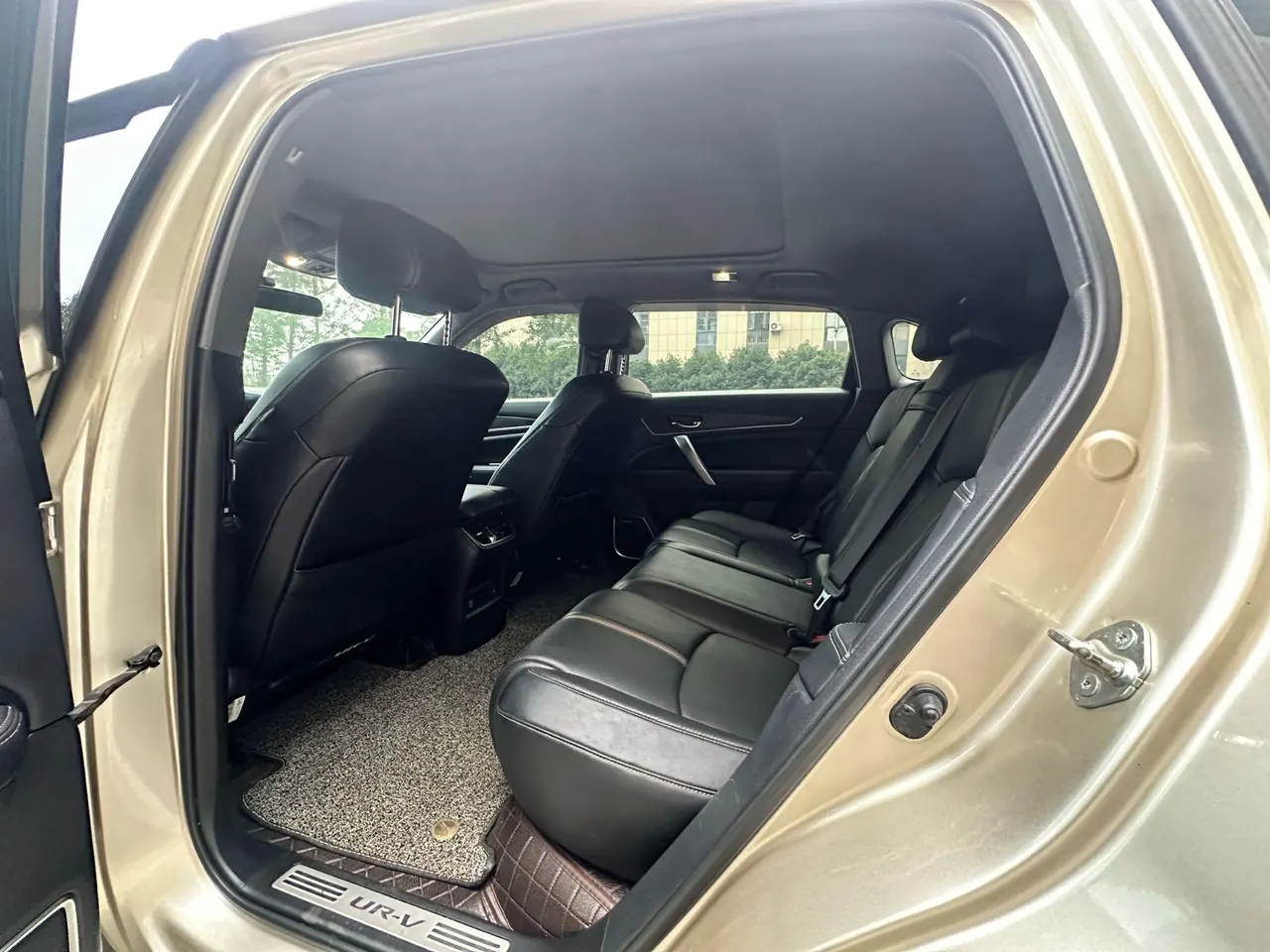 Honda 2020 UR-V 2.0T 370TURBO two-drive elegant version of automatic gear 6
