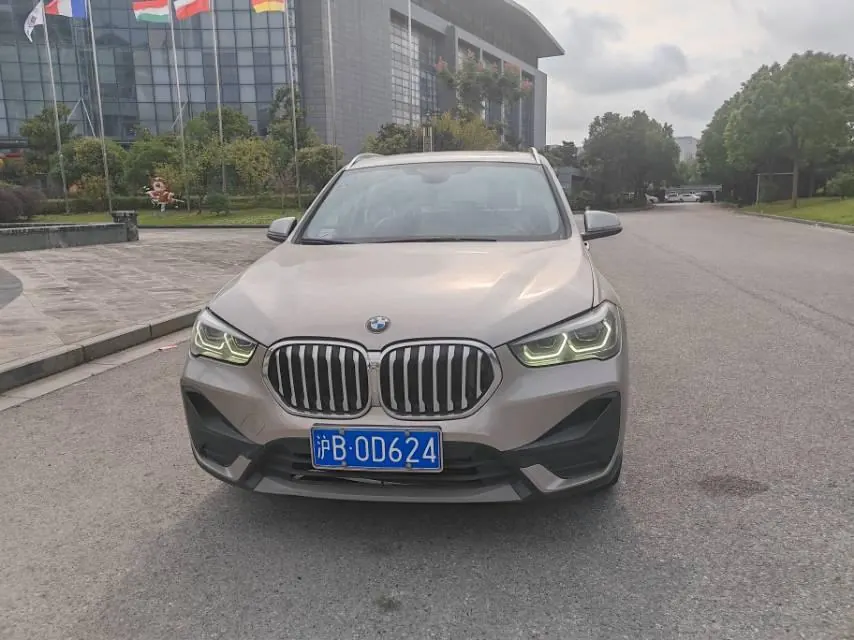 BMW 2020 X1 sDrive25Li 2.0T Leading Automatic Gear 2