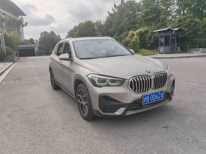BMW 2020 X1 sDrive25Li 2.0T Leading Automatic Gear 3