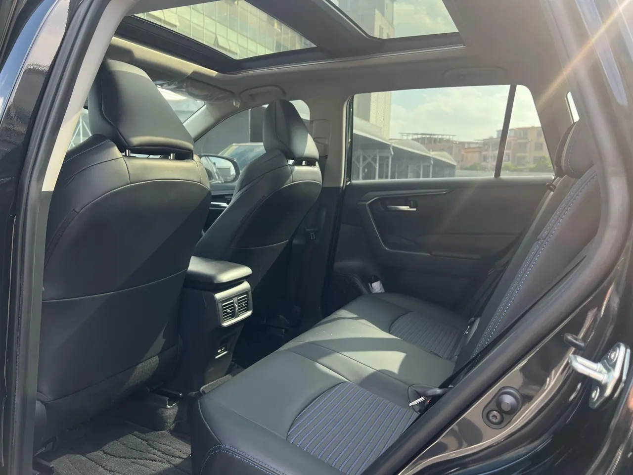 Toyota 2021 Wilanda 2.0 Stepless Four-wheel Drive Deluxe Edition Automatic Transmission 7