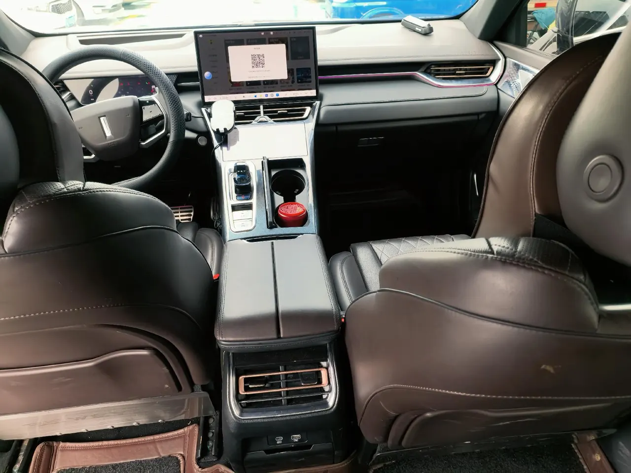 WEY 2021 mocha 48V 2.0T two-drive special alcohol version automatic gear 8