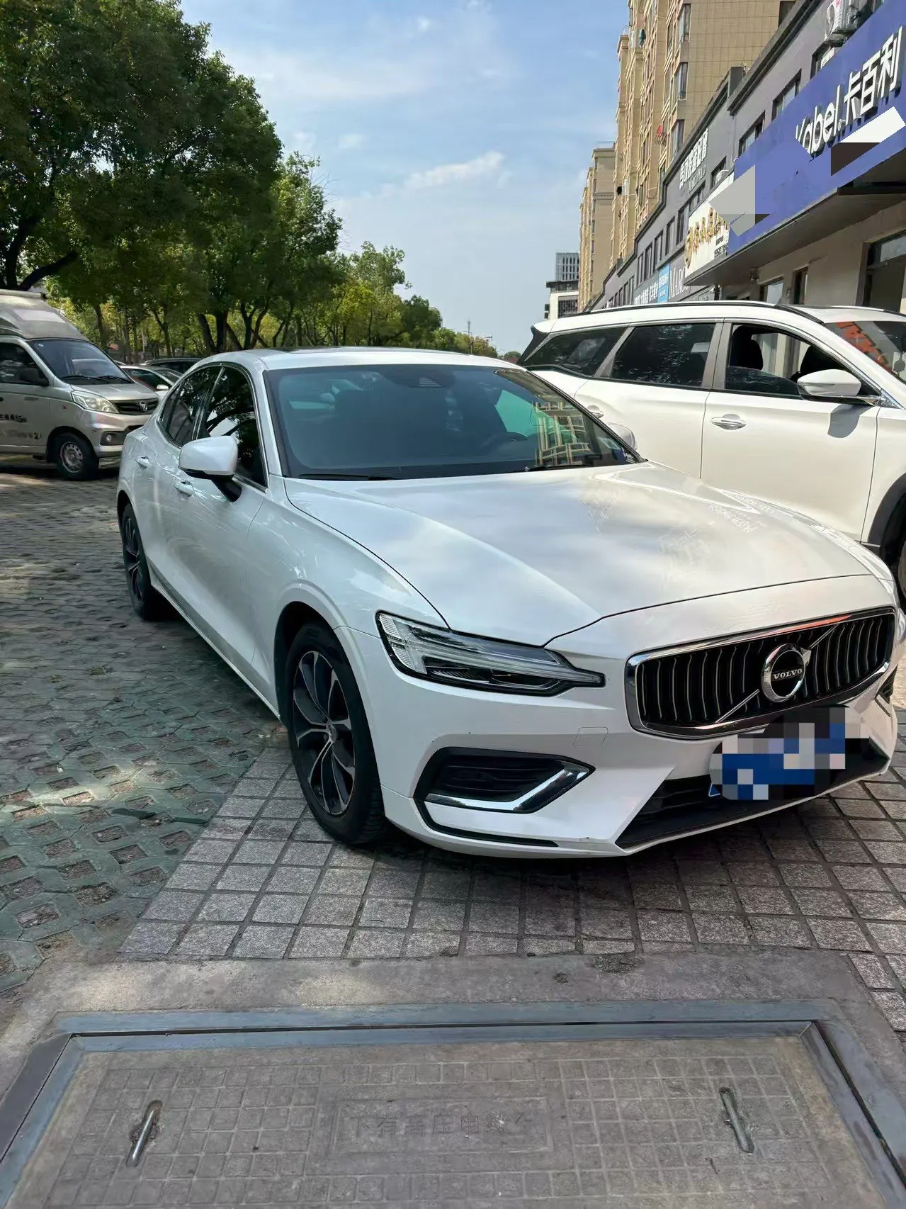 Volvo 2022 S60 48V 2.0T B4 Zhiyuan Deluxe Edition Automatic Gear 2