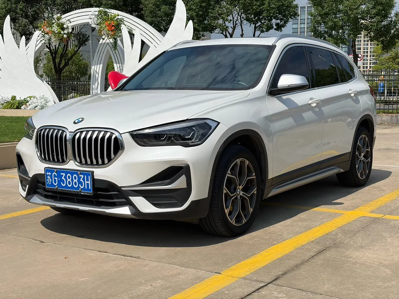 Открыть галерею: BMW 2022 X1 sDrive20Li 1.5T fashion automatic gear