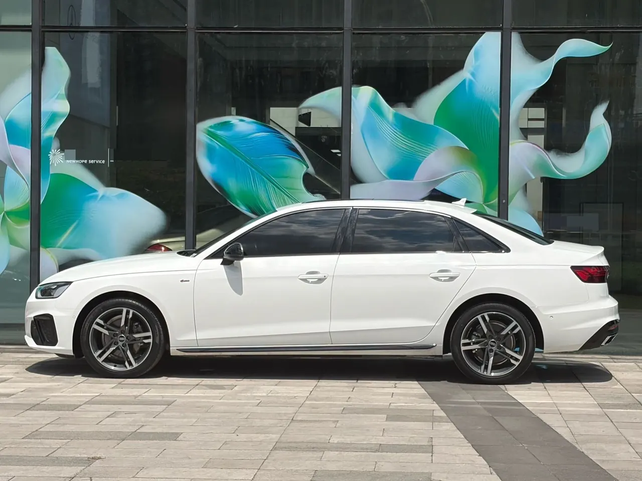 Audi 2022 A4L 2.0TFSI 40TFSI Deluxe Dynamic Automatic 3
