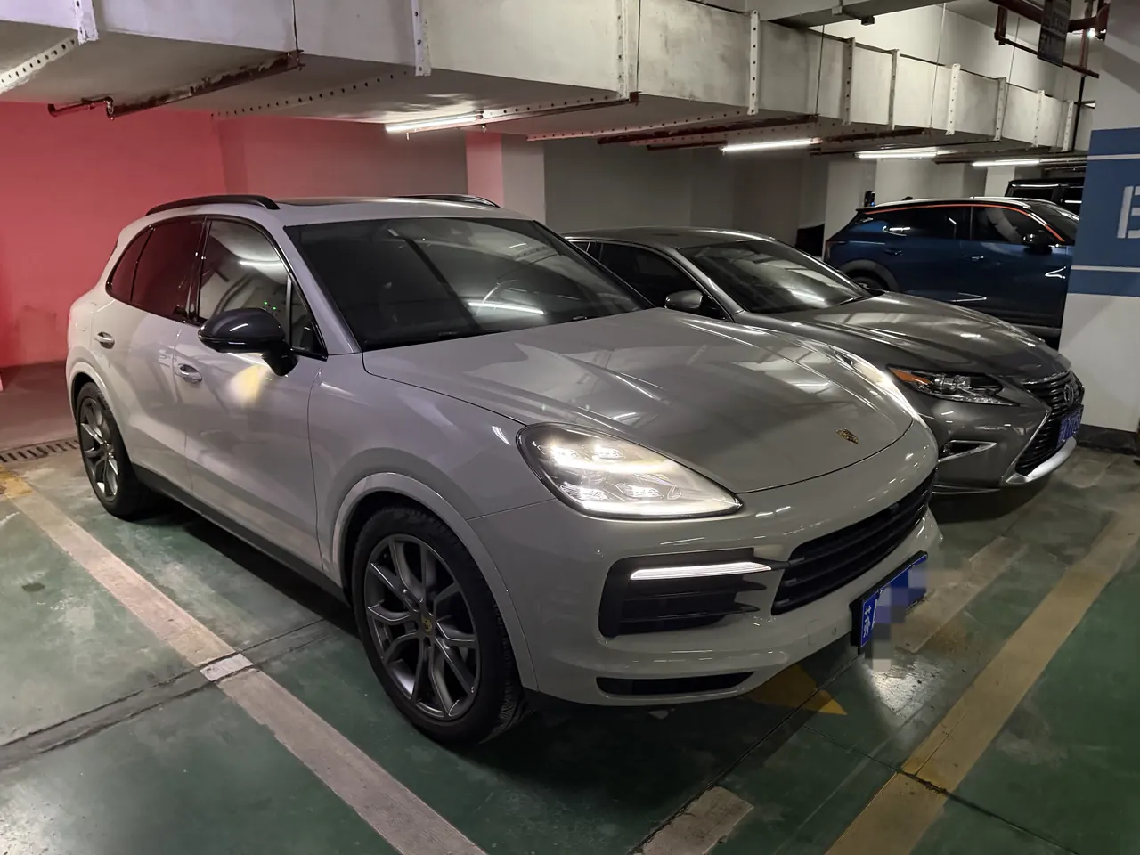 Porsche Cayenne (Imported) 2022 Cayenne 3.0T Platinum Edition Automatic Gear 2