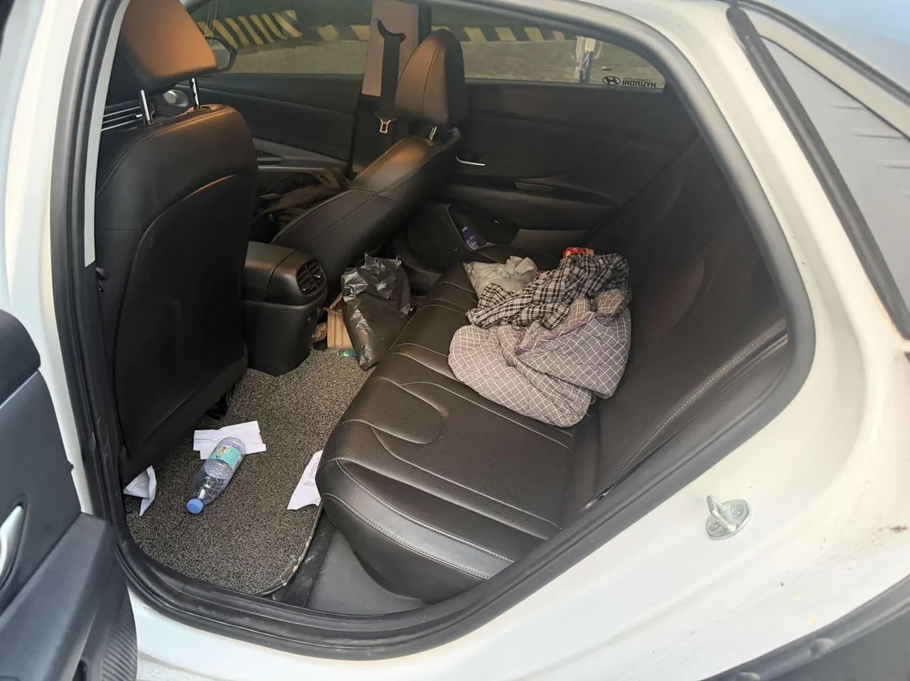 Hyundai 2022 Elantra -3-compartment 1.5 stepless LUX premium automatic gear 3