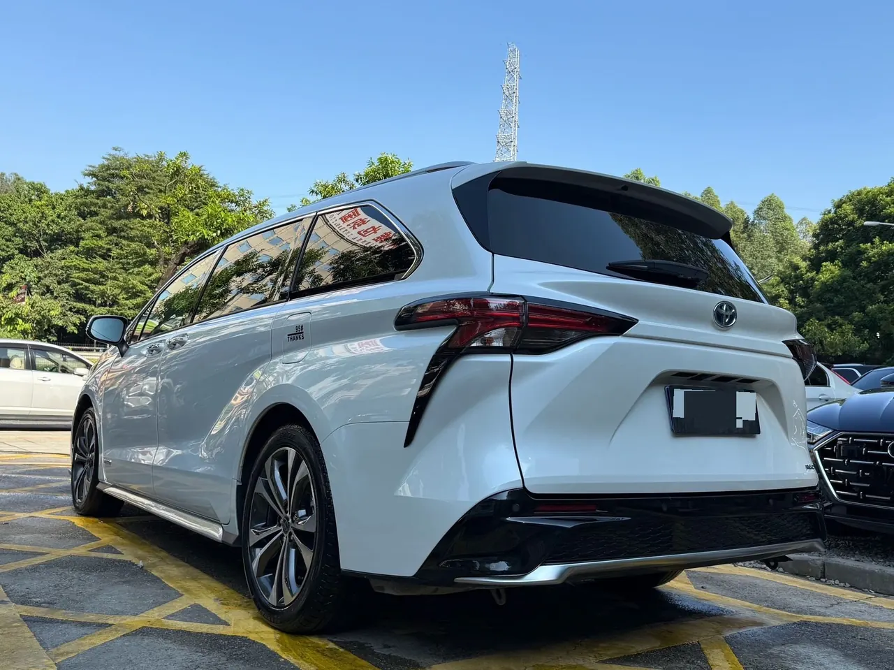 Toyota 2023 Grevia HYBRID 2.5 Stepless Premium PLUS Edition Automatic Gear 6