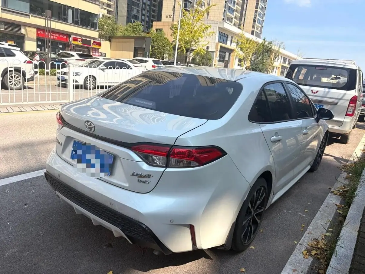 Toyota 2022 Lei Ling 1.2T Stepless 185T Sports Edition Automatic Gear 3