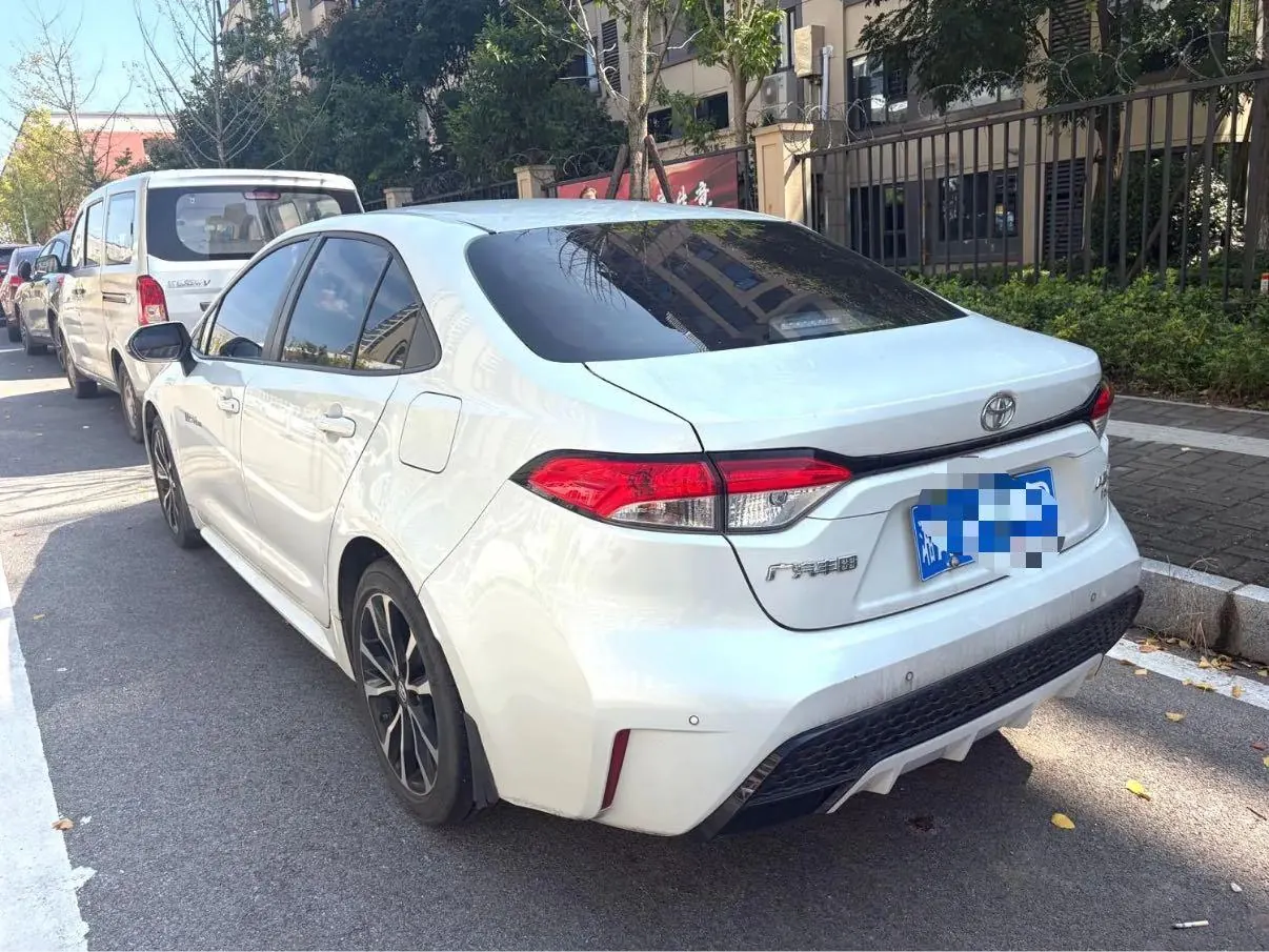 Toyota 2022 Lei Ling 1.2T Stepless 185T Sports Edition Automatic Gear 4