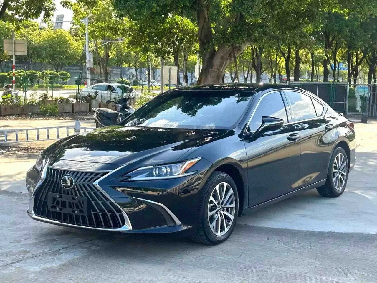 Open image lightbox: Lexus ES (Imported) 2022 ES300h 2.5 Stepless Excellence Edition Automatic Gear