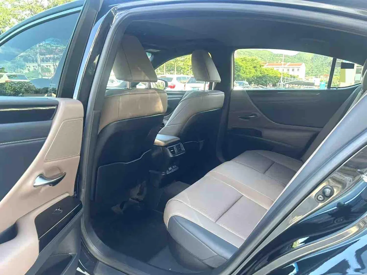 Lexus ES (Imported) 2022 ES300h 2.5 Stepless Excellence Edition Automatic Gear 5