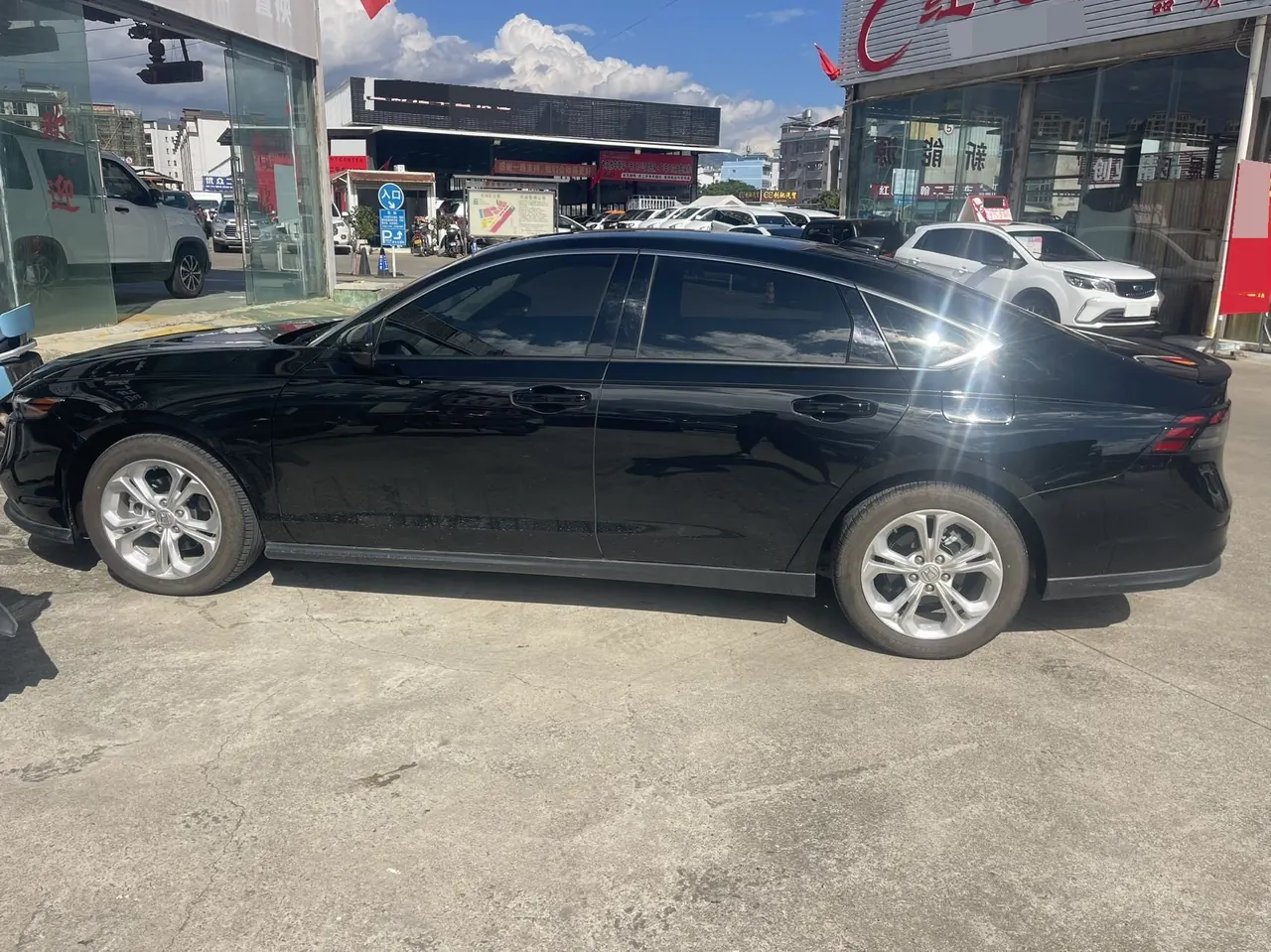 Honda 2023 11th Generation Accord 1.5T Stepless 260TURBO Deluxe Automatic Gear 2