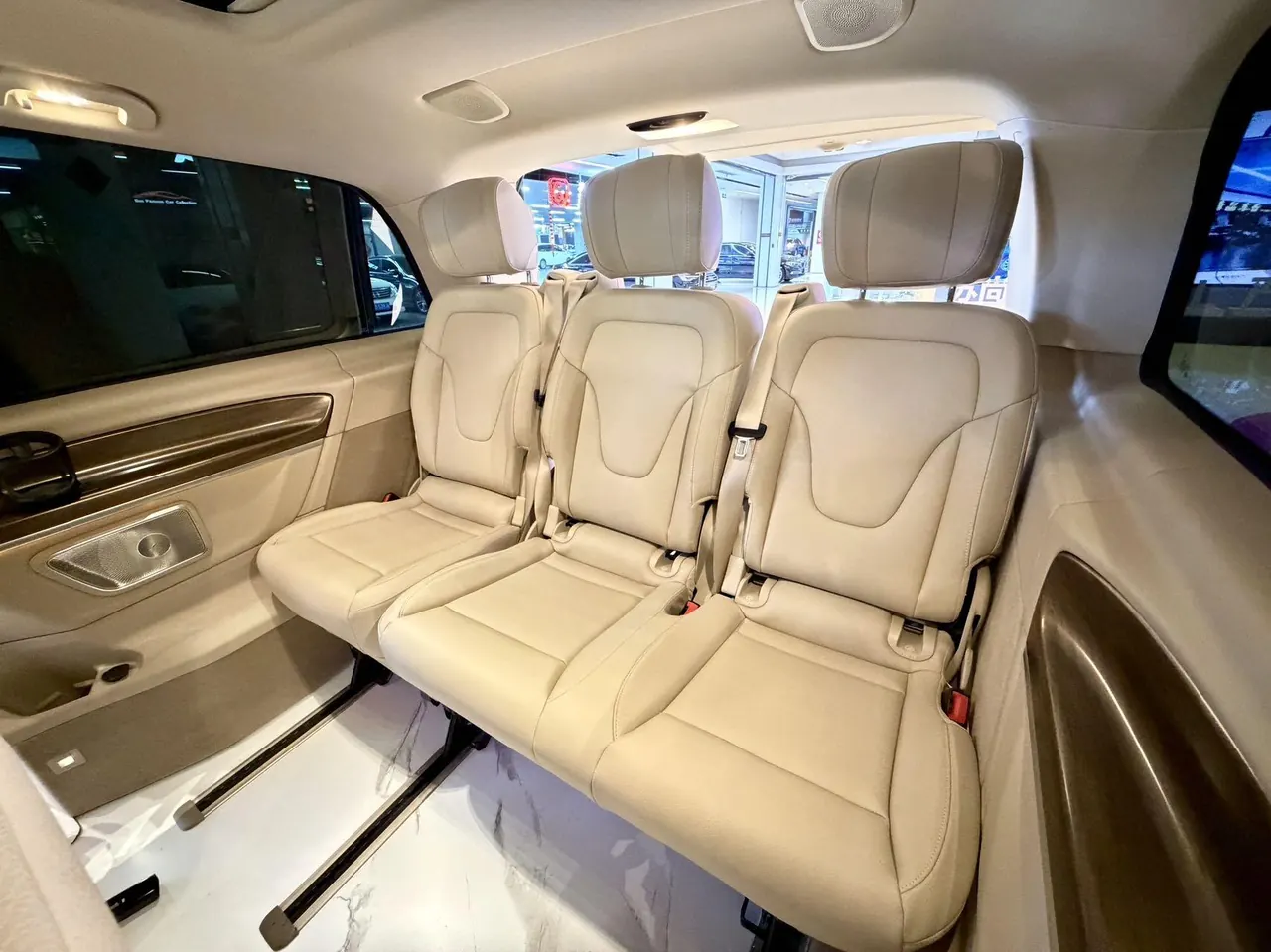 Mercedes Benz V 2022V 260 2.0T Premium Edition Automatic Gear 6