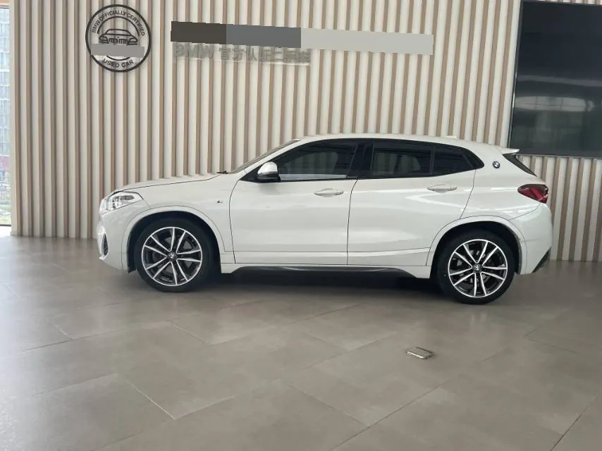 BMW 2021 X2 sDrive25i 2.0T Obsidian Night Edition Automatic Gear 3