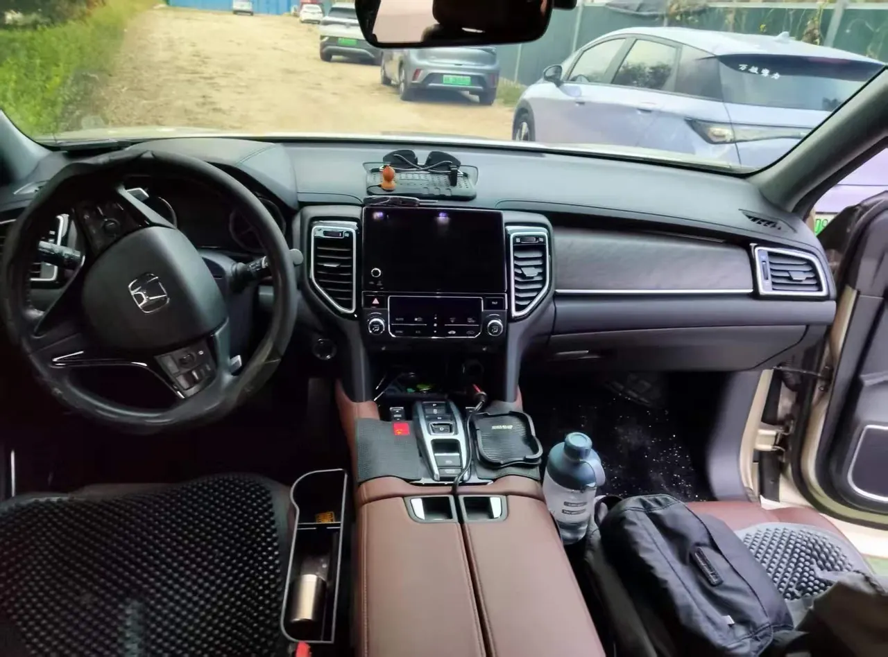 Honda 2020 UR-V 2.0T 370TURBO 4-wheel drive exclusive automatic gear 3