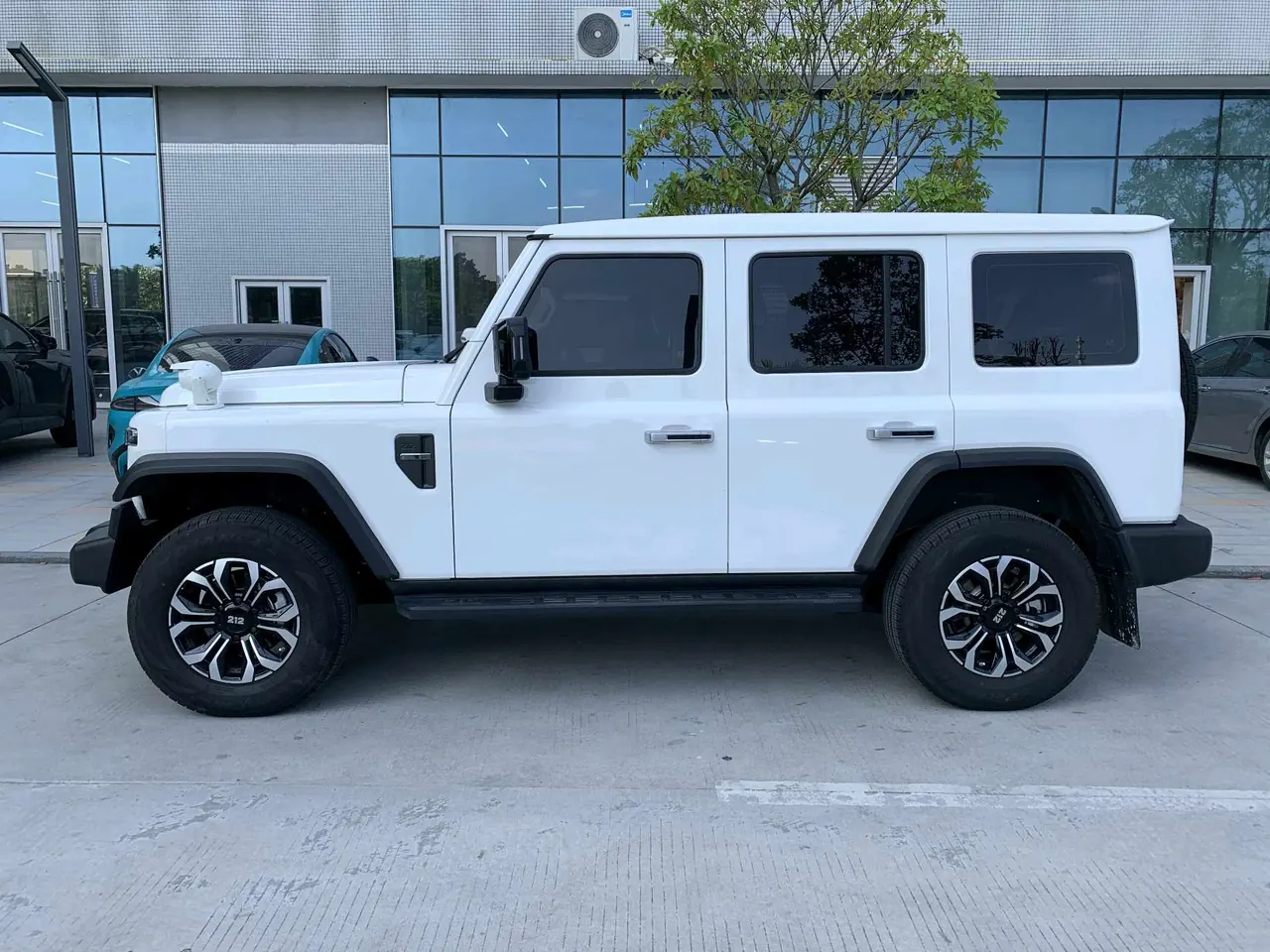 212 2025 T01 2.0T Diesel Edition Automatic Gear - View 1