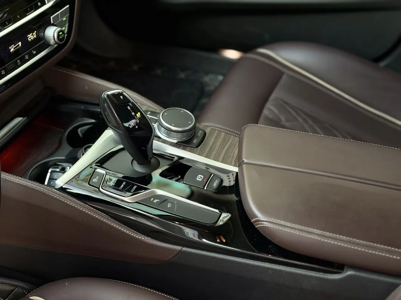 BMW 5 Series 2020 530Li 2.0T Leading Luxury Suit Automatic Gear 9