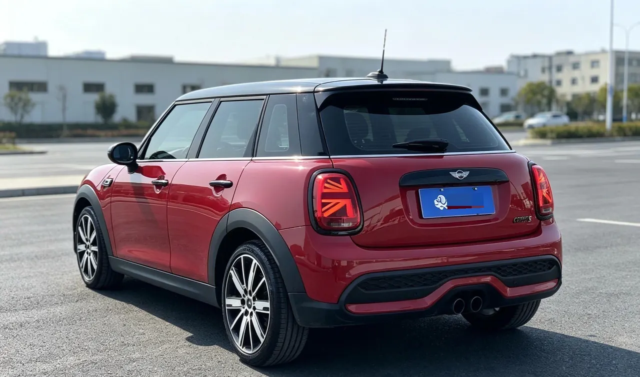 MINI Mini 5-Door (Imported) 2023 Mini Cooper S 2.0T Artist Automatic Gear 2