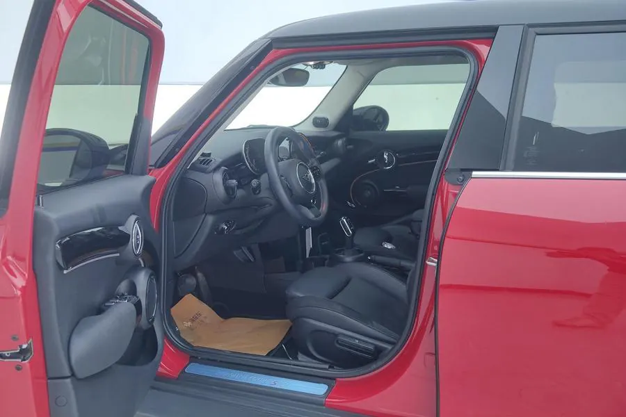 MINI Mini 5-Door (Imported) 2023 Mini Cooper S 2.0T Artist Automatic Gear 5