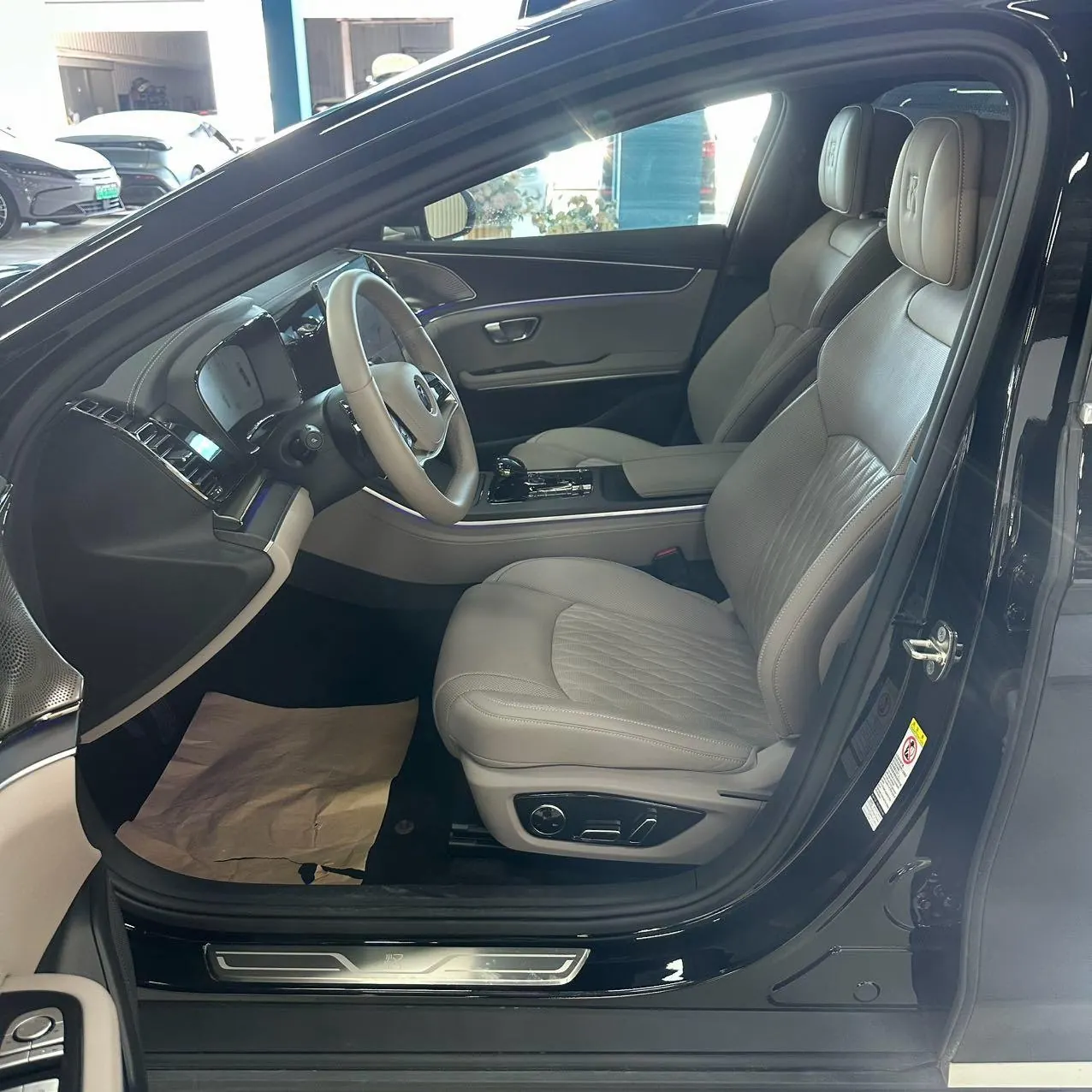 BYD 2025 Han DM-i 1.5T stepless smart driving version 125KM laser Radar flagship automatic gear 3