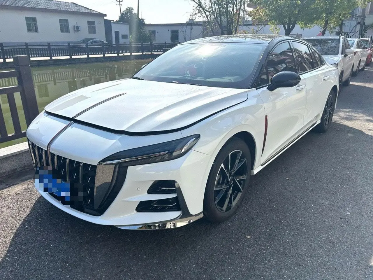 HongQi 2025 H6 2.0T to the United States version of automatic gear - View 1