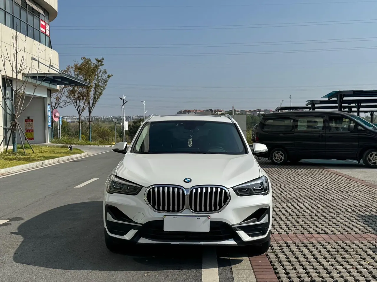 BMW 2022 X1 xDrive25Li 2.0T exclusive automatic gear 2