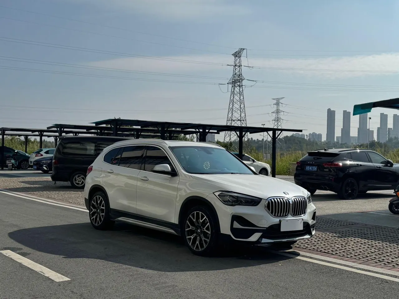BMW 2022 X1 xDrive25Li 2.0T exclusive automatic gear 3