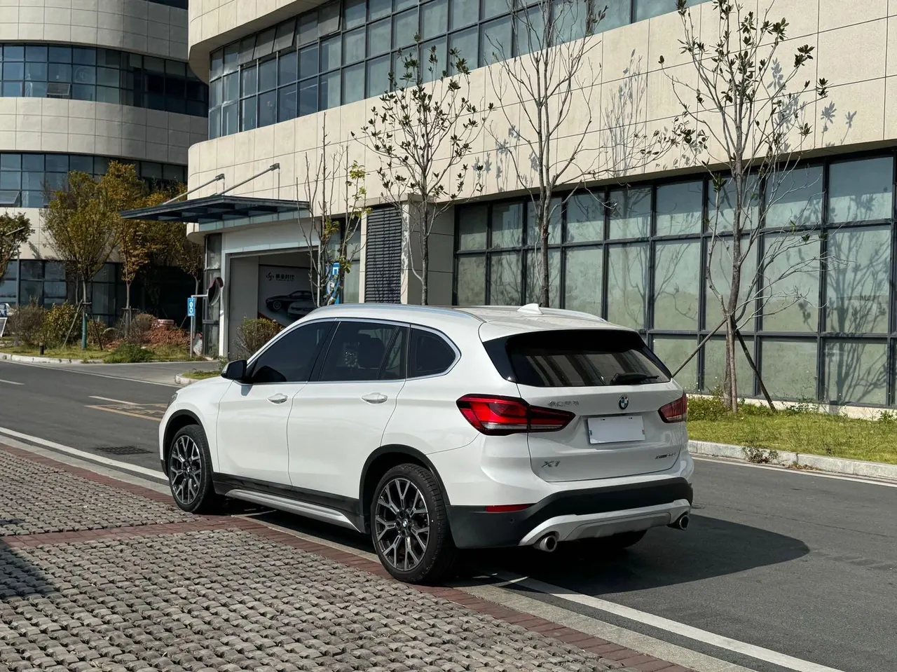 BMW 2022 X1 xDrive25Li 2.0T exclusive automatic gear 8