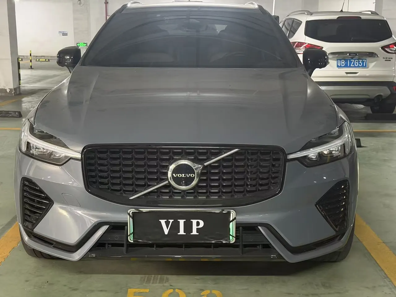 Volvo XC60 New Energy 2022 XC60 PHEV 2.0T T8 Four-wheel Drive Zhiyuan Deluxe Edition Automatic Gear 2