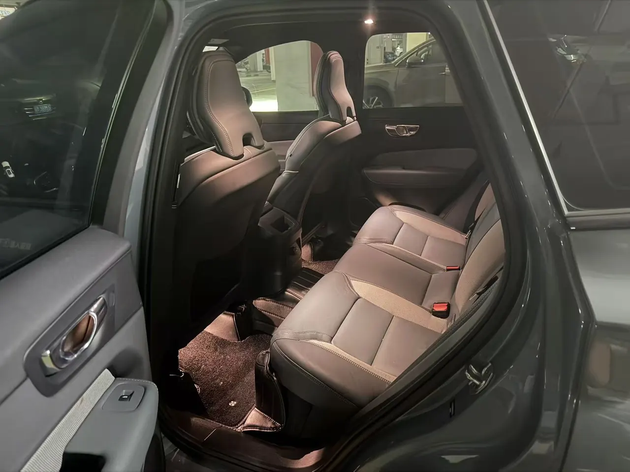Volvo XC60 New Energy 2022 XC60 PHEV 2.0T T8 Four-wheel Drive Zhiyuan Deluxe Edition Automatic Gear 4