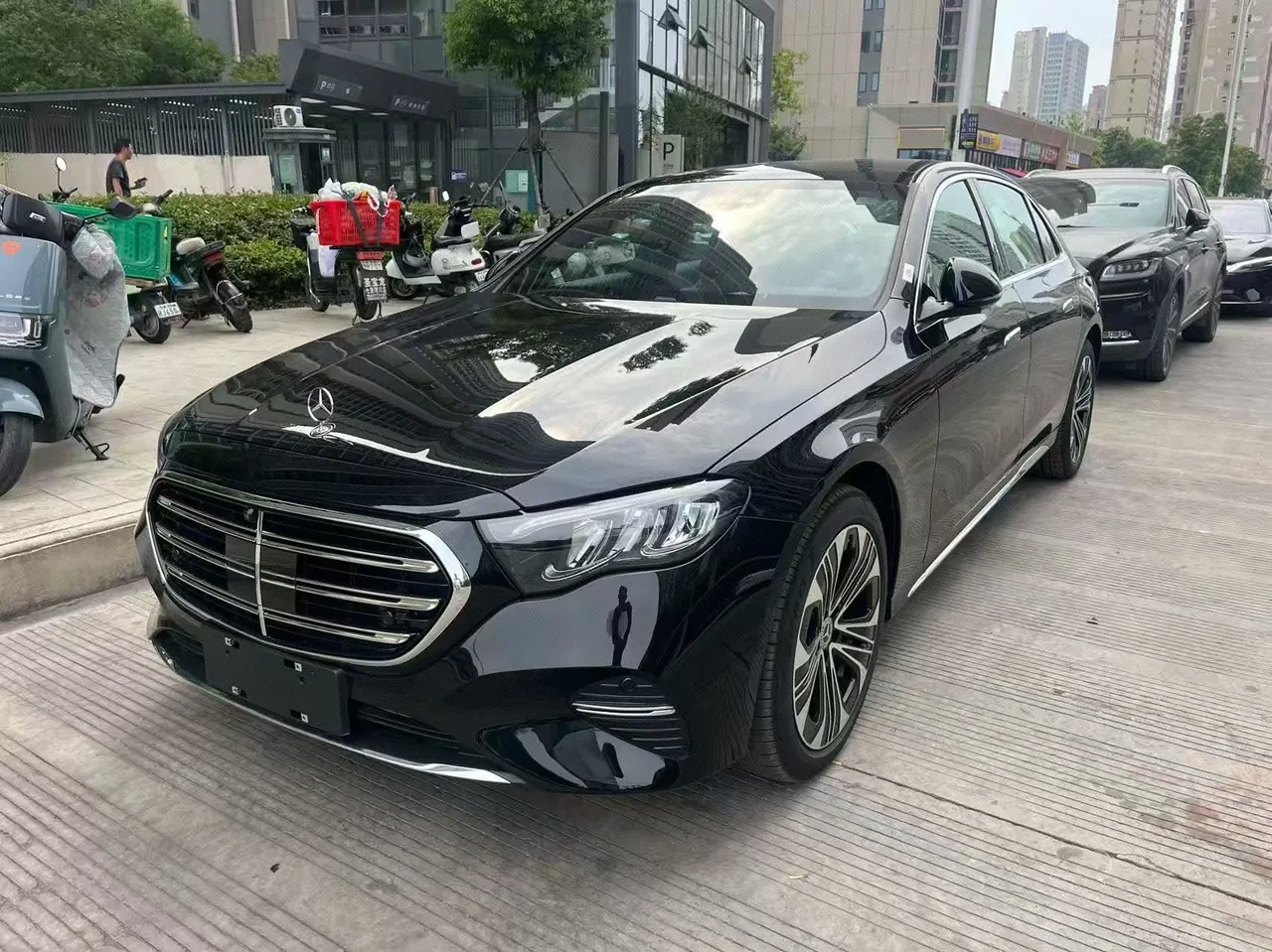 Open image lightbox: Mercedes Benz E-Class 2026 model E 300 L 48V 2.0T Luxury Edition Automatic