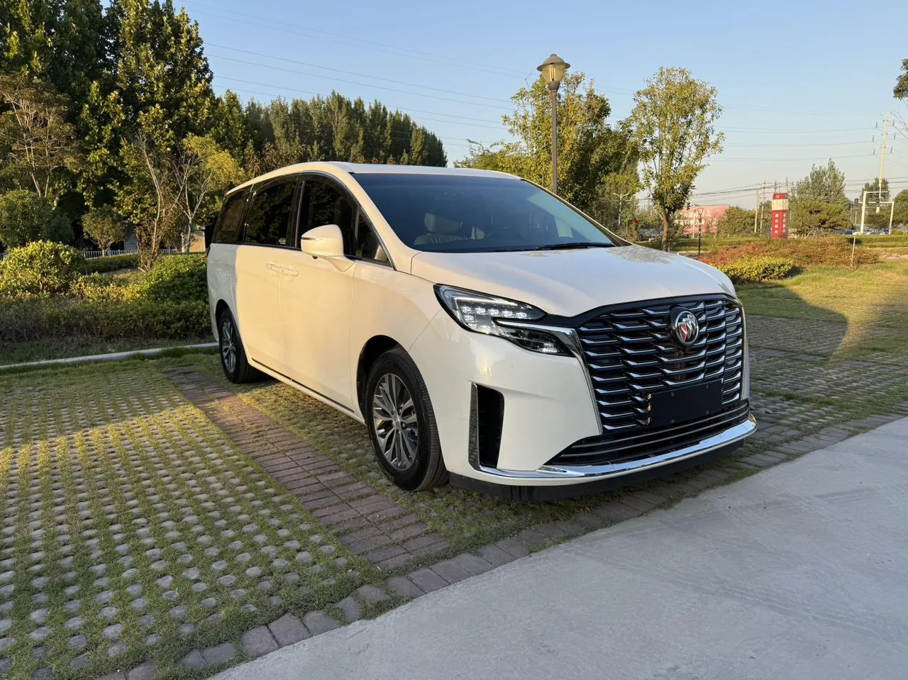 Buick 2023 GL8 ES Lu Zun 48V 2.0T 653T Comfortable Automatic Gear 3