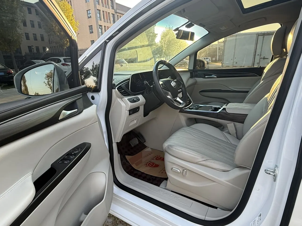 Buick 2023 GL8 ES Lu Zun 48V 2.0T 653T Comfortable Automatic Gear 9