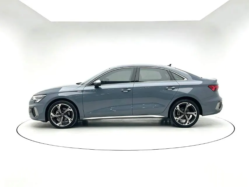 Audi 2022 A3L Limousine 1.4TFSI 35TFSI RS Kit Burning Speed Automatic Gear 4