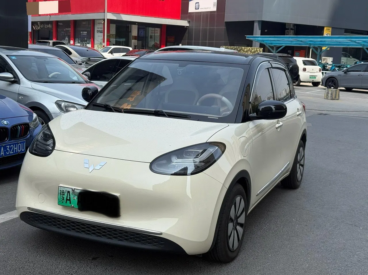 Открыть галерею: WuLing 2025 Plantronics 333km LingBox Connected Automatic Gear