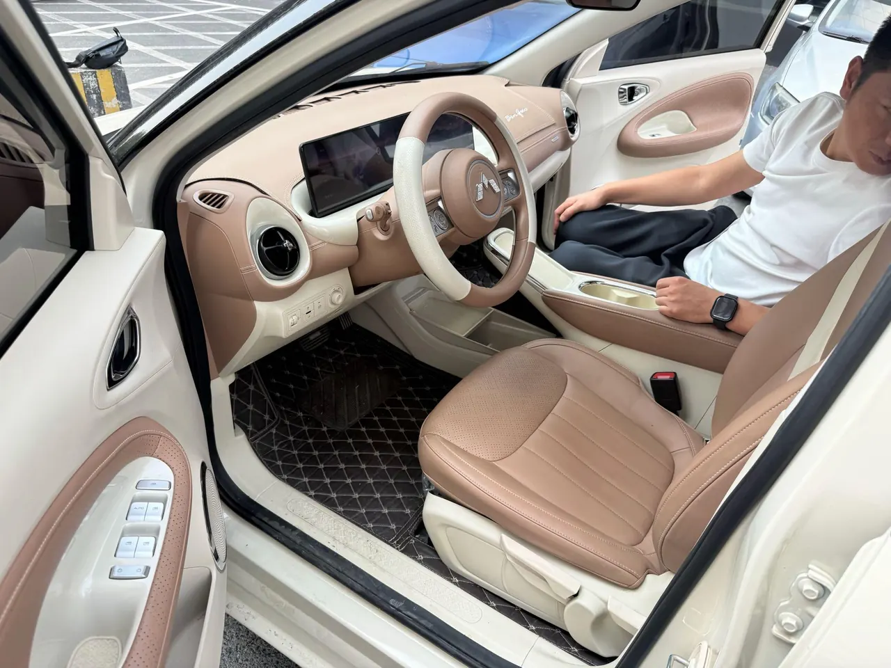 WuLing 2025 Plantronics 333km LingBox Connected Automatic Gear 7