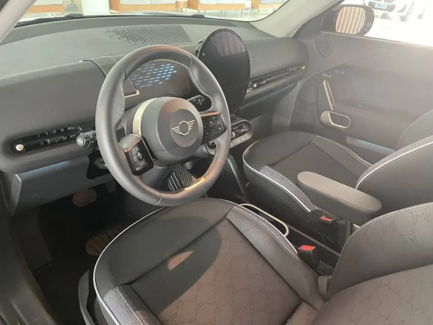 MINI 2025 Aceman E Aceman E Classic Automatic 6