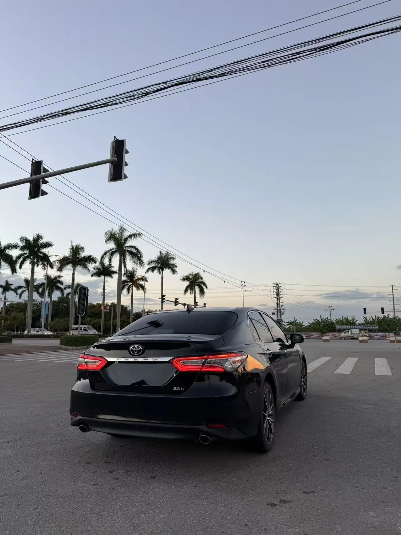 Toyota 2021 Camry 2.5G Deluxe Edition Automatic Gear 9