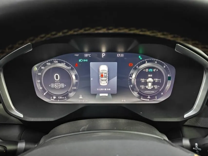 LYNK&amp;CO 2024 LYNK&amp;CO 01 2.0TD Two-Drive Global Pro Auto 5