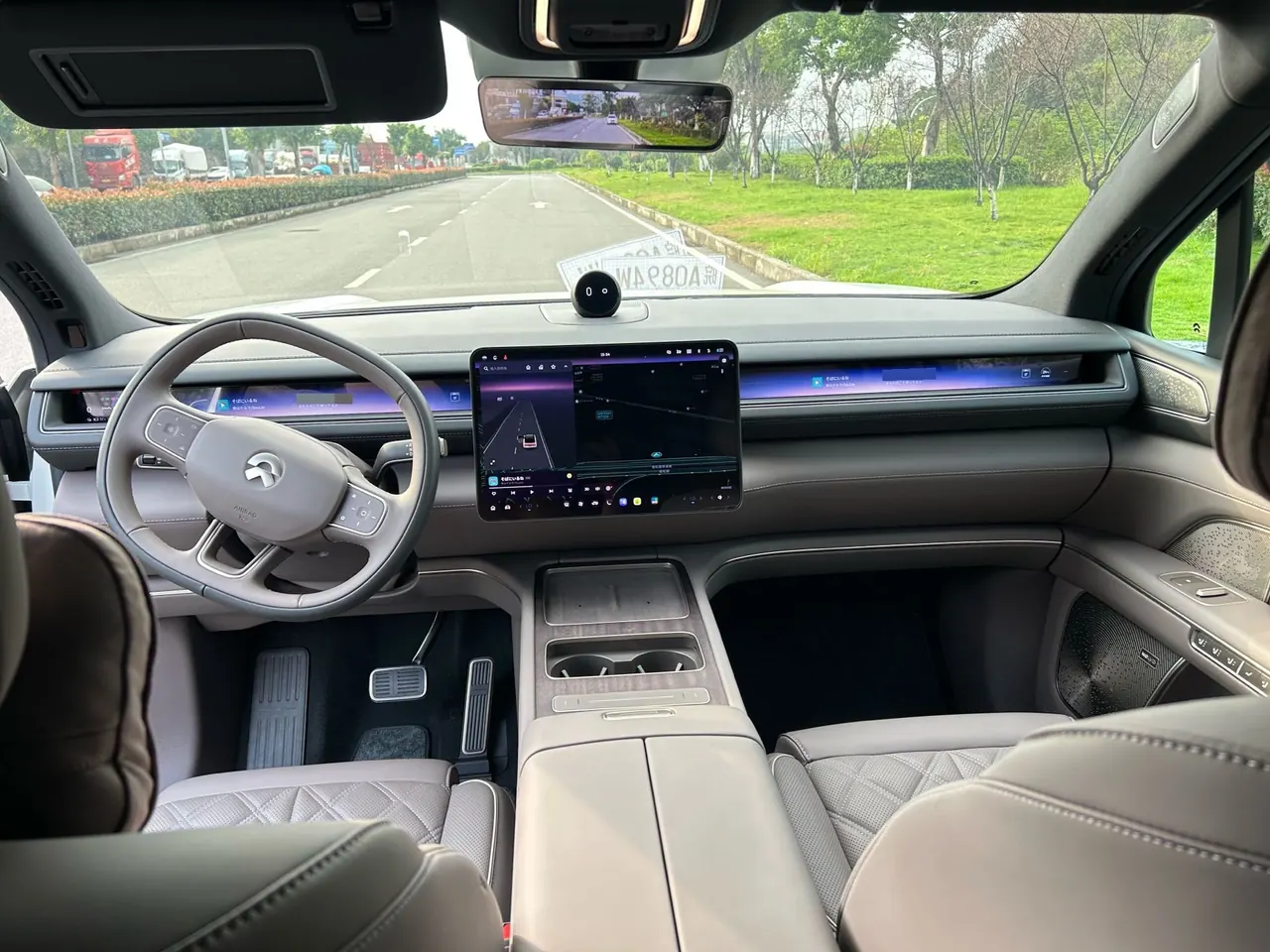 NIO 2026 ES8 6-seat executive deluxe automatic gear 9