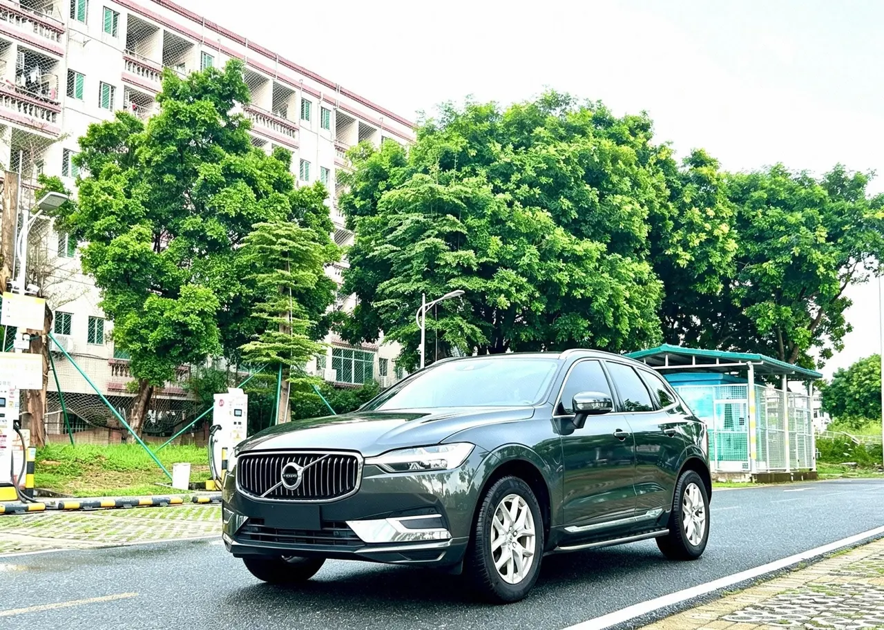 Volvo 2021 XC60 2.0T T5 4-wheel drive smart luxury automatic gear - View 1
