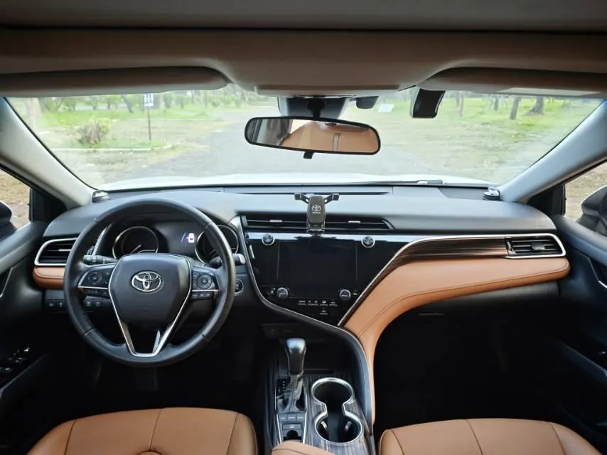 Toyota 2021 Camry 2.5G Deluxe Edition Automatic Gear 7
