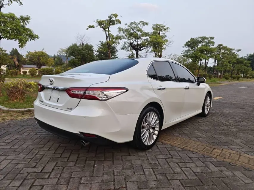 Toyota 2021 Camry 2.5G Deluxe Edition Automatic Gear 9