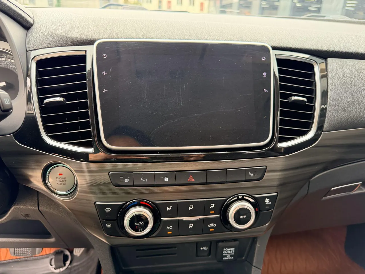 Isuzu 2020 mu-X 1.9T 4-wheel drive 5-seat automatic gear 10