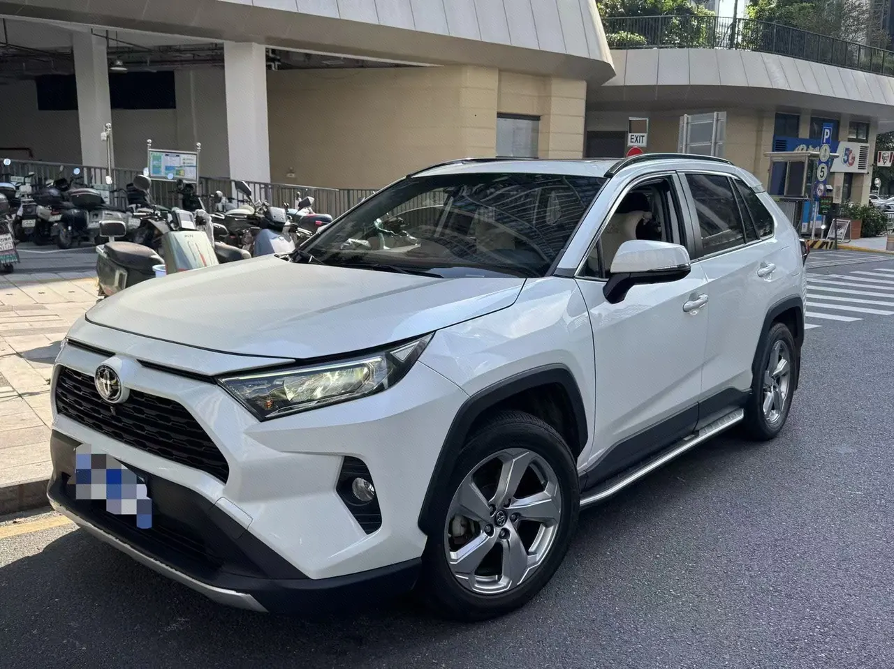 打开图片灯箱:Toyota 2020 RAV4 Rongbo 2.0 Stepless Two-Drive Fashion Edition PLUS Automatic Gear