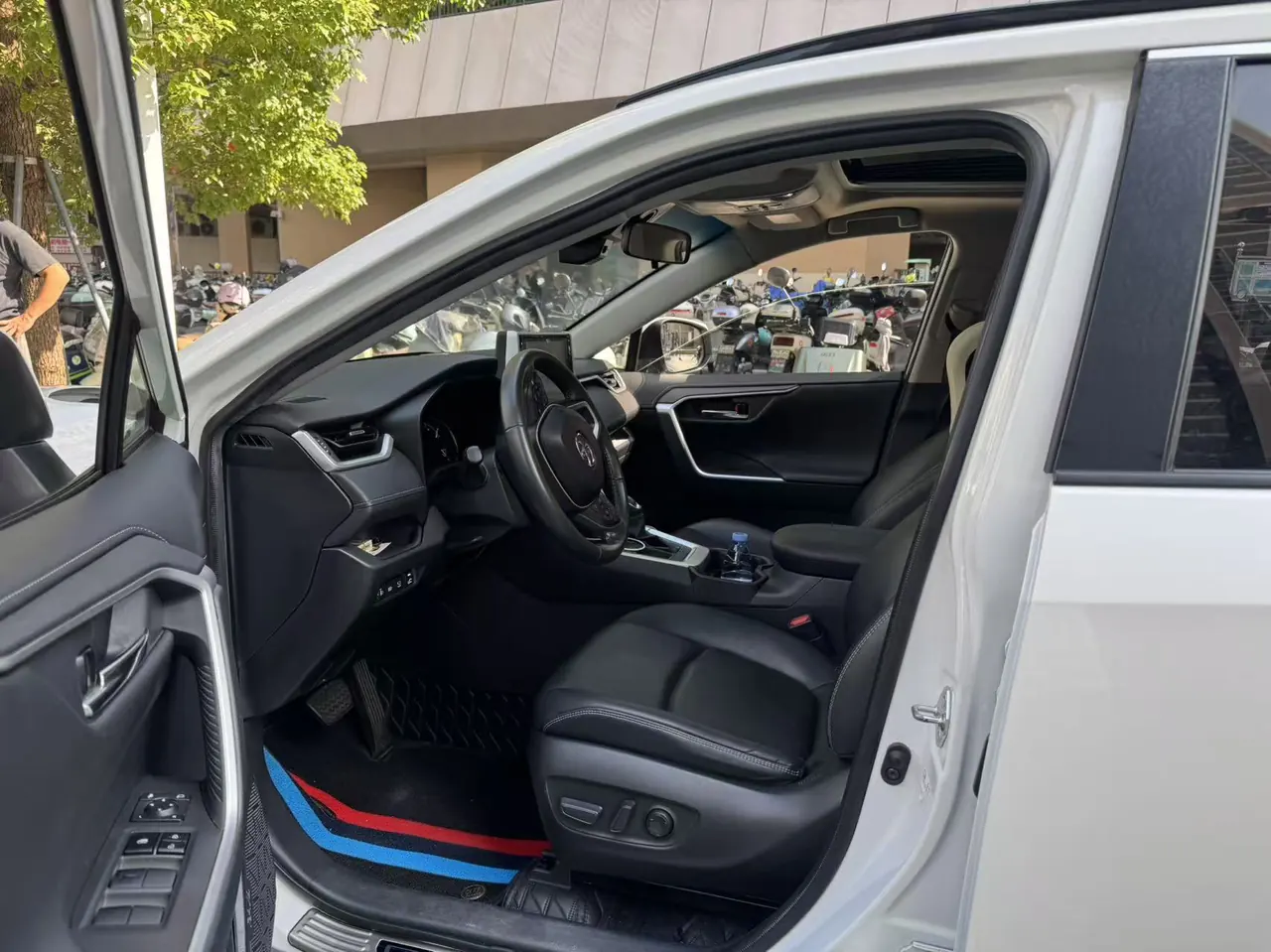 Toyota 2020 RAV4 Rongbo 2.0 Stepless Two-Drive Fashion Edition PLUS Automatic Gear 4