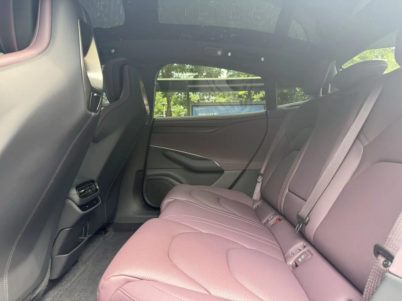 MI 2024 SU 7 700km Rear Drive Long Endurance Smart Driving Edition Automatic Gear 4